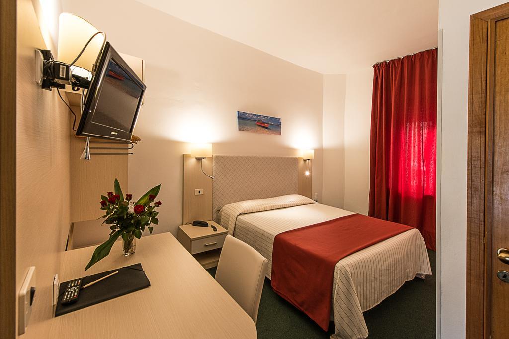Hotel Ariston Piombino Phòng bức ảnh
